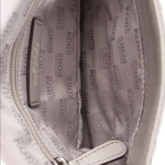 ❤️SOLD❤️ Michael Kors crossbody bag - Picture 5 of 5